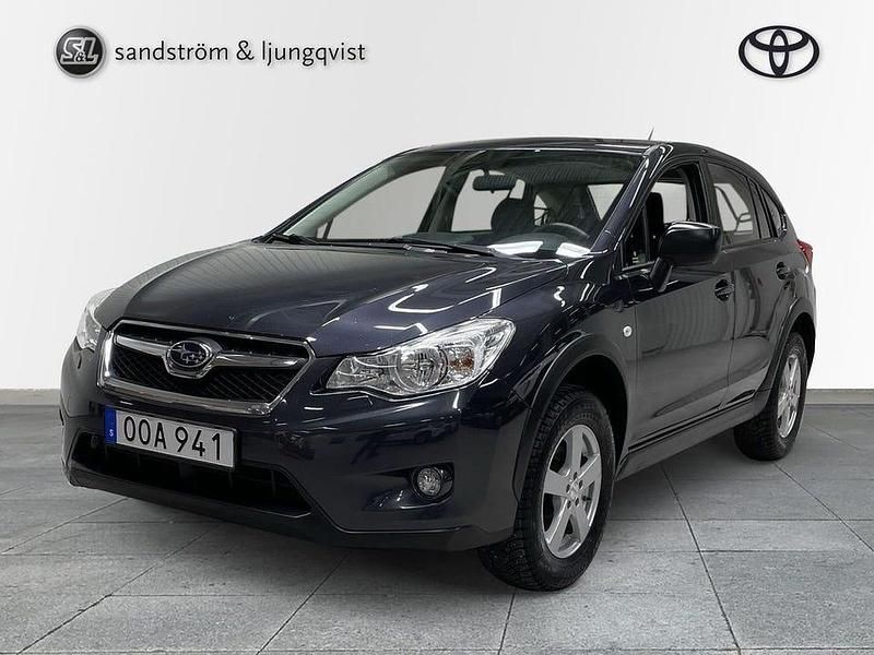 Mörkgrå Begagnad 2015 Subaru XV SUV | 155 000 kr (Dyr) - Bild 1/4