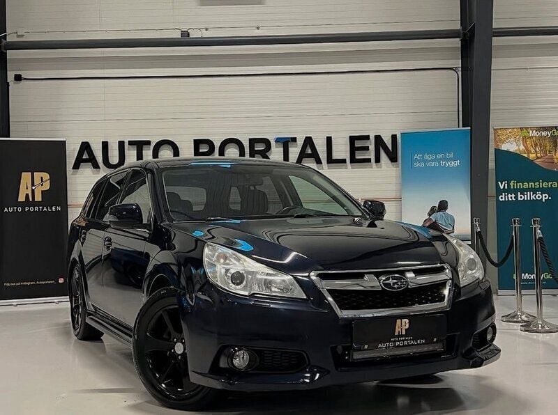 Mörkblå Begagnad 2013 Subaru Legacy Kombi | 69 900 kr (Marknadspris) - Bild 1/4
