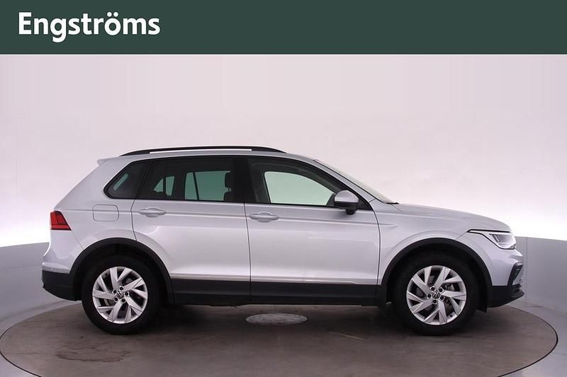 Begagnad VW Tiguan 150 HK (110 kW) 2022 Silver SUV
