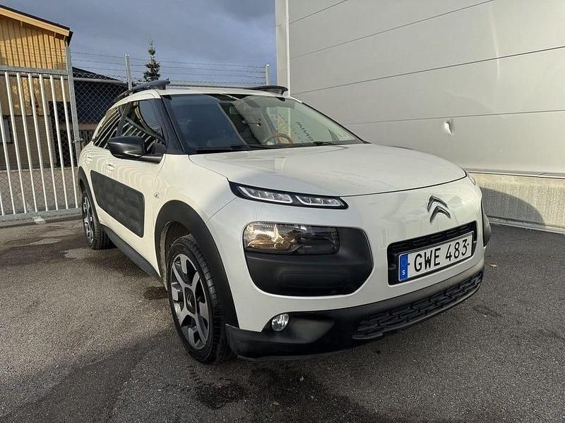 Begagnad Citroën C4 Cactus PureTech 82 HK (60 kW) 2015 Vit Halvkombi