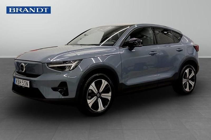 Grå Begagnad 2023 Volvo C40 Plus SUV | 359 900 kr (Marknadspris) - Bild 1/4