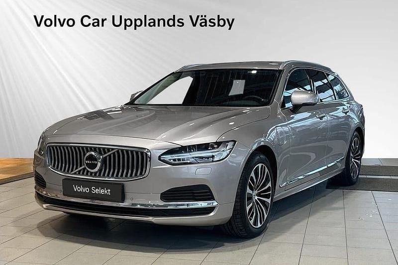 Grå Begagnad 2023 Volvo V90 Core Kombi | 419 900 kr (Marknadspris) - Bild 1/3