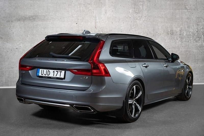 Begagnad Volvo V90 R-Design 192 HK (141 kW) 2020 Grå Kombi