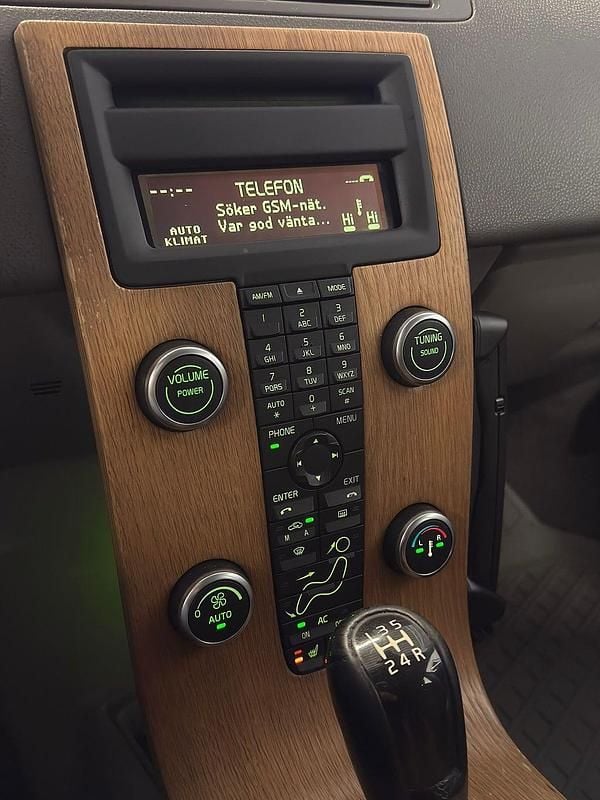 Begagnad Volvo V50 Momentum 170 HK (125 kW) 2008 Grön Kombi