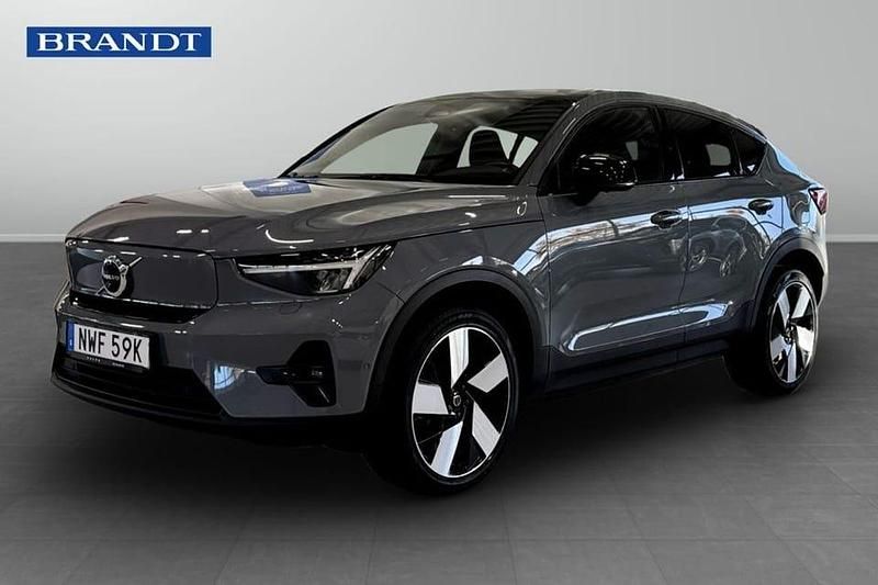 Grå Begagnad 2023 Volvo C40 Ultimate SUV | 374 900 kr (Marknadspris) - Bild 1/4