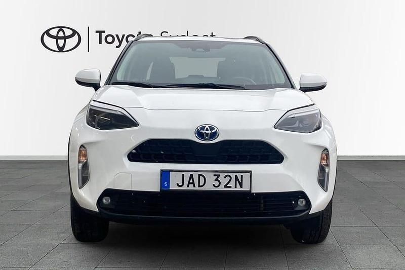 Begagnad Toyota Yaris Hybrid Active 117 HK (86 kW) 2022 Vit
