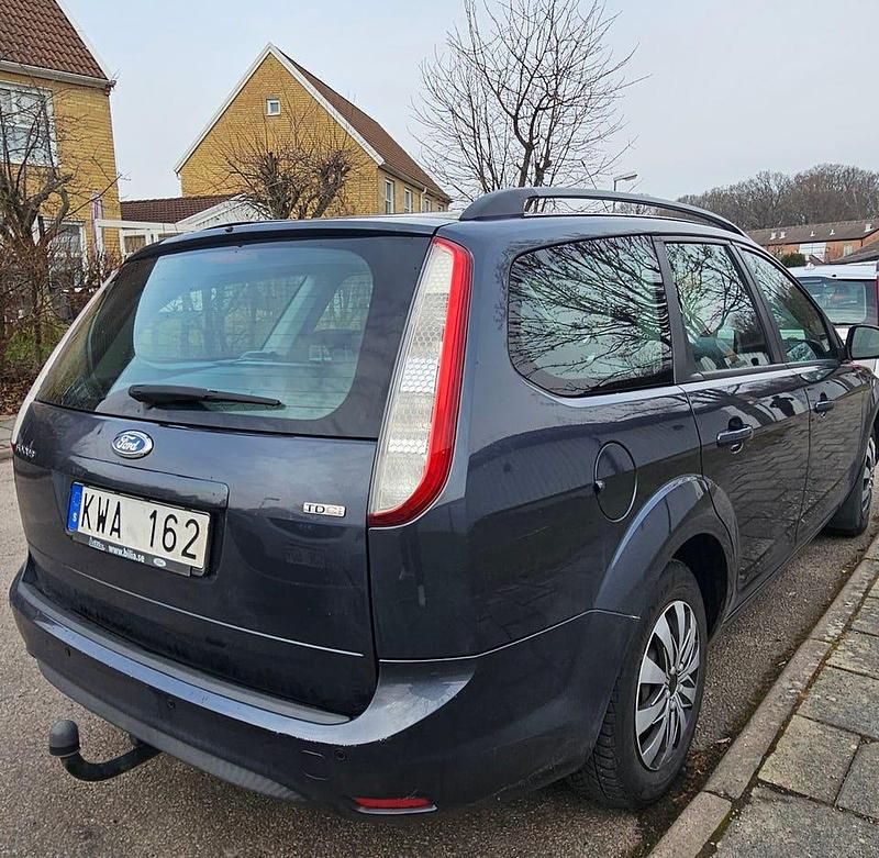 Begagnad Ford Focus 90 HK (66 kW) 2010 Kombi
