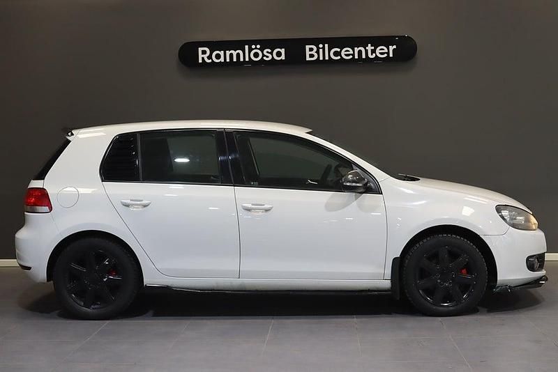 Begagnad VW Golf VI 102 HK (75 kW) 2008 Vit Halvkombi