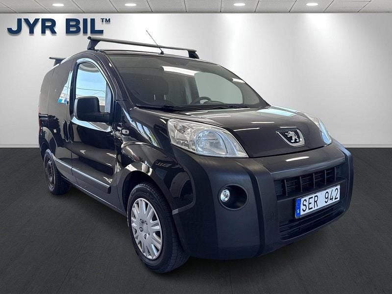 Mörkgrå (grå) Begagnad 2011 Peugeot Bipper Minibuss | 39 900 kr (Lite dyr) - Bild 1/4
