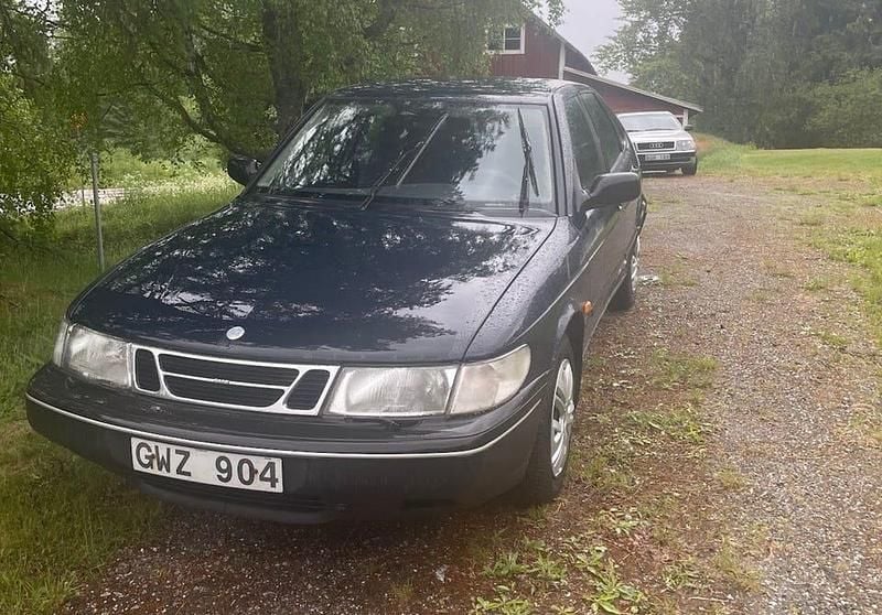Ambassador blue Begagnad 1996 Saab 900 Halvkombi | 16 000 kr - Bild 1/1