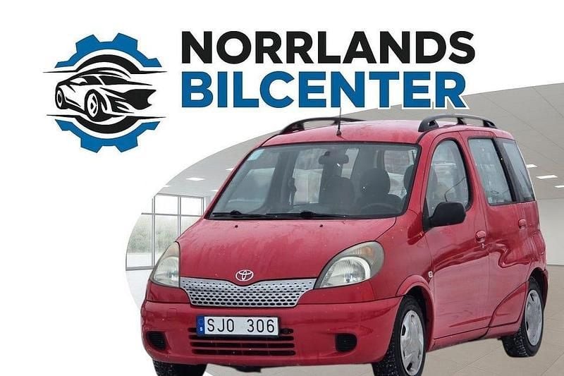 Röd Begagnad 2000 Toyota Yaris Verso Minibuss | 25 000 kr - Bild 1/4