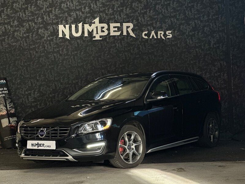Svart Begagnad 2014 Volvo V60 Summum Kombi | 129 900 kr (Marknadspris) - Bild 1/4