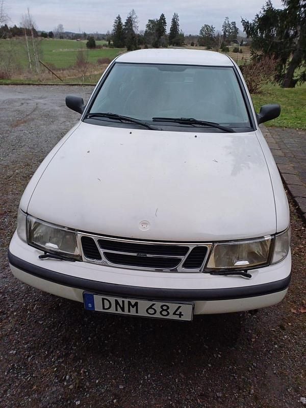 Begagnad 1998 Saab 900 Halvkombi | 14 000 kr - Bild 1/4