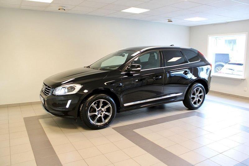 Svart Begagnad 2017 Volvo XC60 Standard SUV | 239 900 kr (Marknadspris) - Bild 1/4
