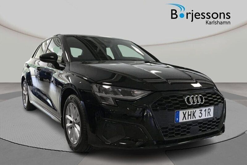 Svart Begagnad 2022 Audi A3 Sportback Proline Halvkombi | 238 000 kr (Marknadspris) - Bild 1/2