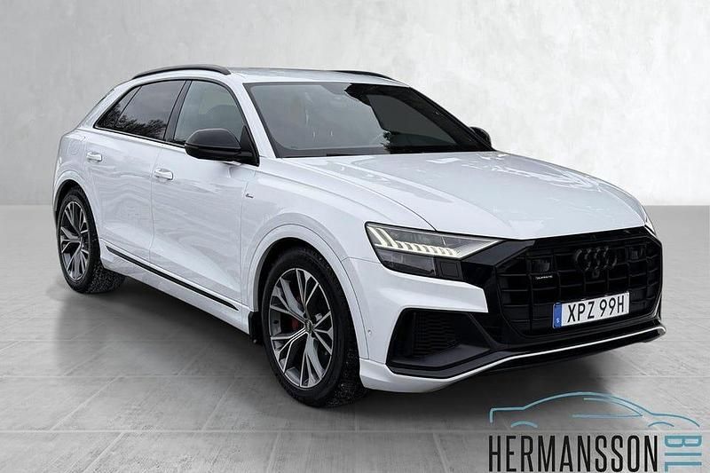 Begagnad Audi Q8 S-Line 462 HK (339 kW) 2021 Vit glaciär metallic SUV