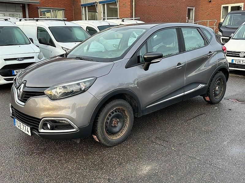Grå Begagnad 2017 Renault Captur SUV | 59 000 kr (Superpris) - Bild 1/4