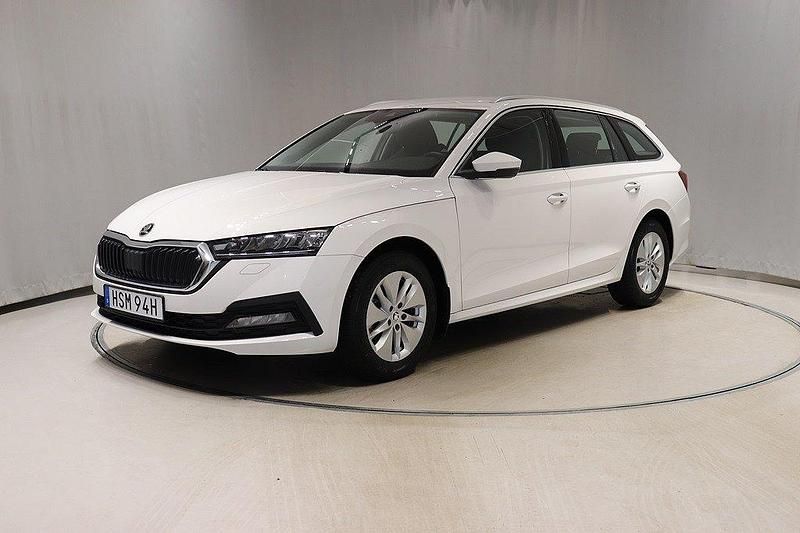 Vit Begagnad 2023 Skoda Octavia G-TEC Kombi | 269 800 kr (Marknadspris) - Bild 1/4