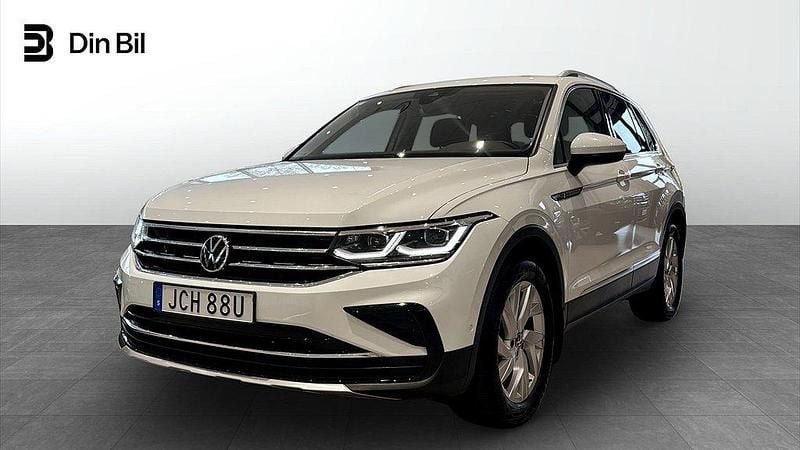 Vit (pure white) Begagnad 2021 VW Tiguan Elegance SUV | 309 900 kr (Marknadspris) - Bild 1/4