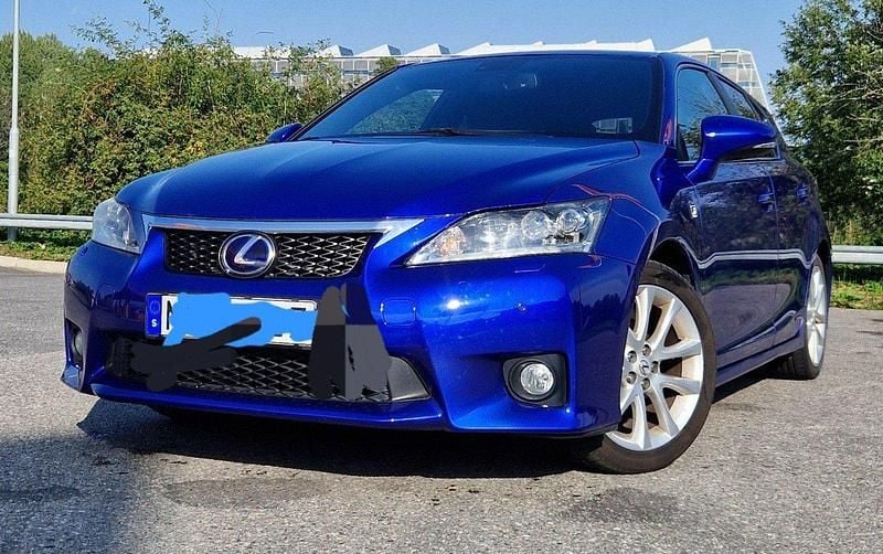 Blå Begagnad 2011 Lexus CT200h Sport Line Halvkombi | 120 000 kr (Marknadspris) - Bild 1/4