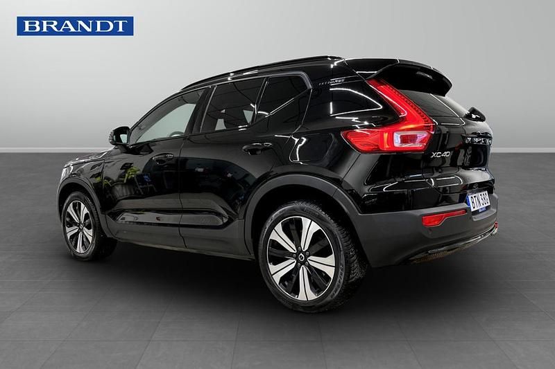 Begagnad Volvo XC40 Single Motor 175 kW (238 HK) 2023 Svart SUV