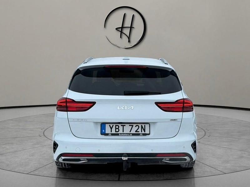 Begagnad Kia Ceed Sportswagon Advance 141 HK (103 kW) 2022 Vit Kombi