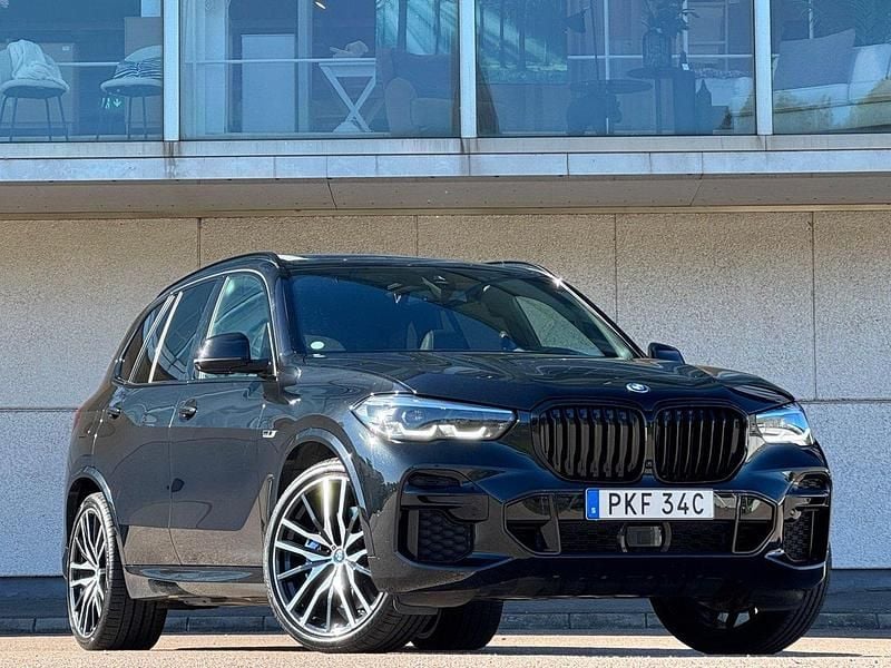 Svart Begagnad 2022 BMW X5 M Sport SUV | 669 900 kr - Bild 1/4