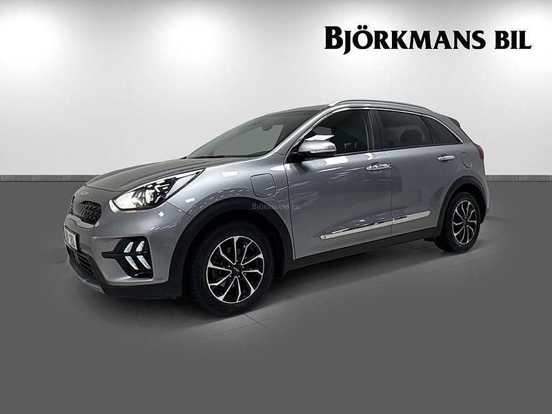 Grå Begagnad 2022 Kia Niro Advance SUV | 239 900 kr (Bra pris) - Bild 1/4