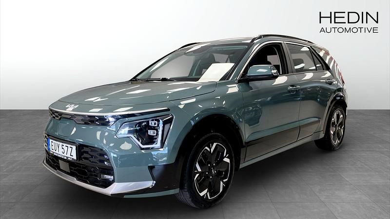 Grön (green) Begagnad 2022 Kia e-Niro SUV | 309 900 kr (Dyr) - Bild 1/4