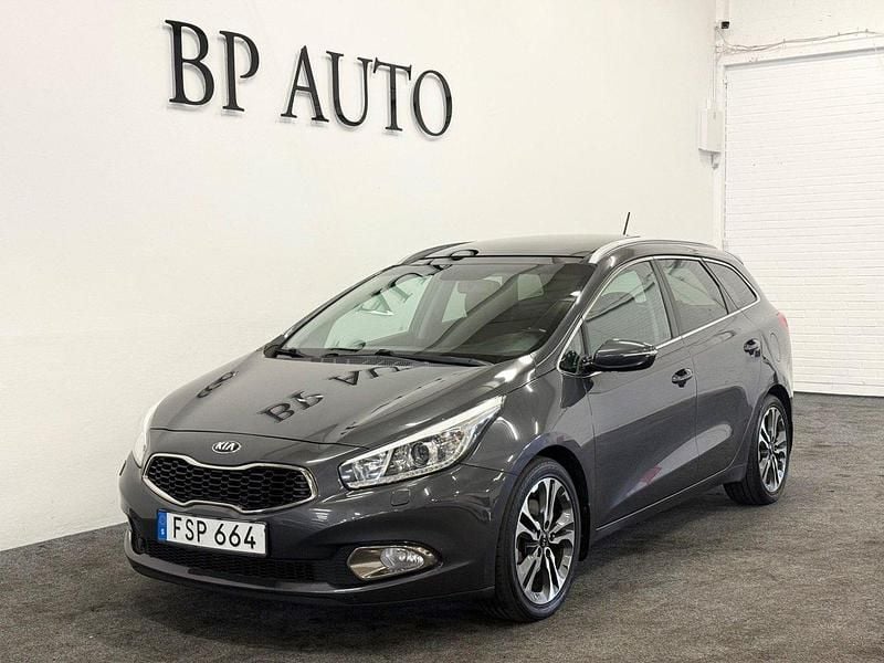 Grå Begagnad 2015 Kia Ceed Sportswagon Comfort Kombi | 84 900 kr (Marknadspris) - Bild 1/4