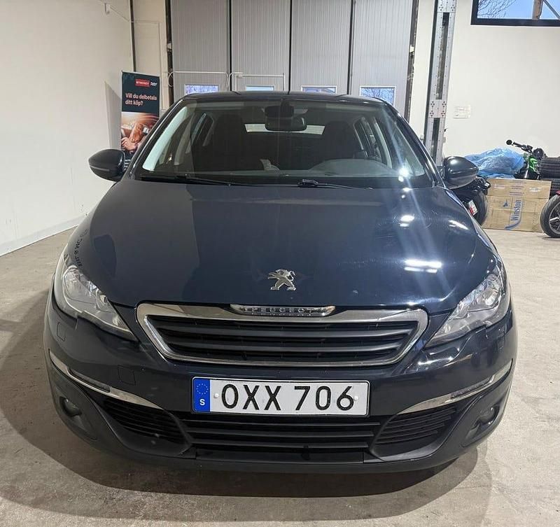 Begagnad Peugeot 308 Active 120 HK (88 kW) 2017 Mörkgrå Halvkombi