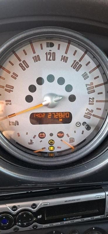 Gul Begagnad 2006 Mini ONE Halvkombi | 25 000 kr - Bild 1/4