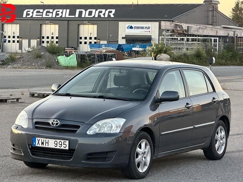 Grå Begagnad 2006 Toyota Corolla Halvkombi | 45 000 kr (Dyr) - Bild 1/2