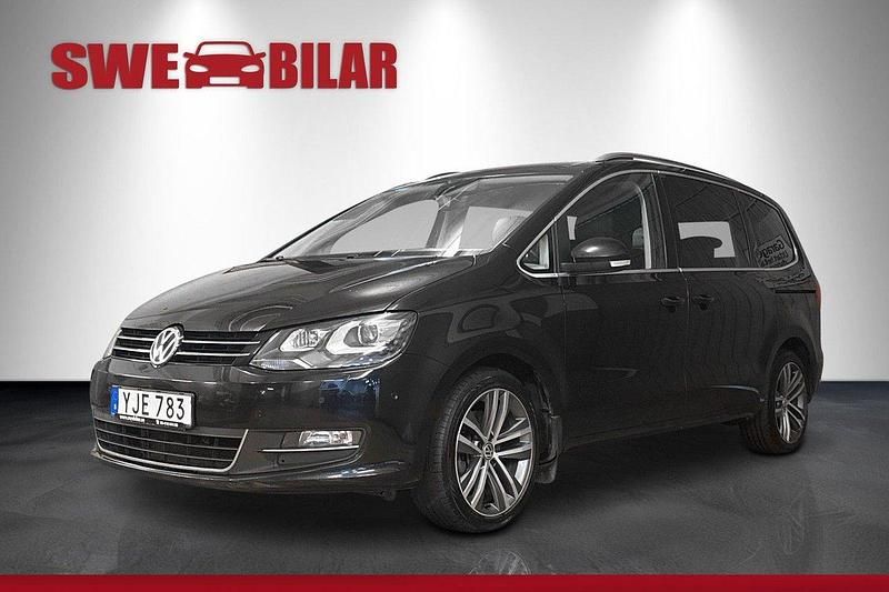Svart Begagnad 2016 VW Sharan GT Minibuss | 179 900 kr (Marknadspris) - Bild 1/4