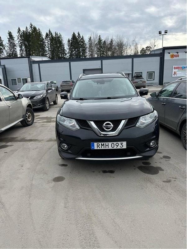 Svart Begagnad 2017 Nissan X-Trail SUV | 180 000 kr (Marknadspris) - Bild 1/4