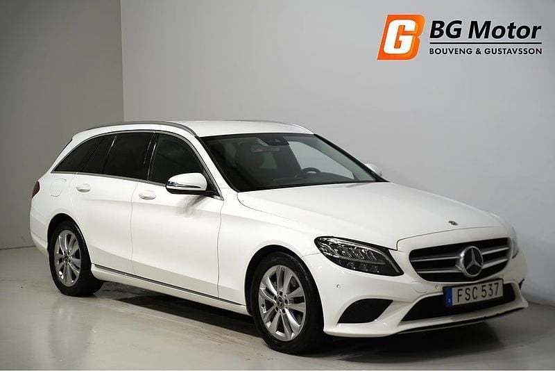 Vit Begagnad 2018 Mercedes C220 Avantgarde Kombi | 209 900 kr (Marknadspris) - Bild 1/4