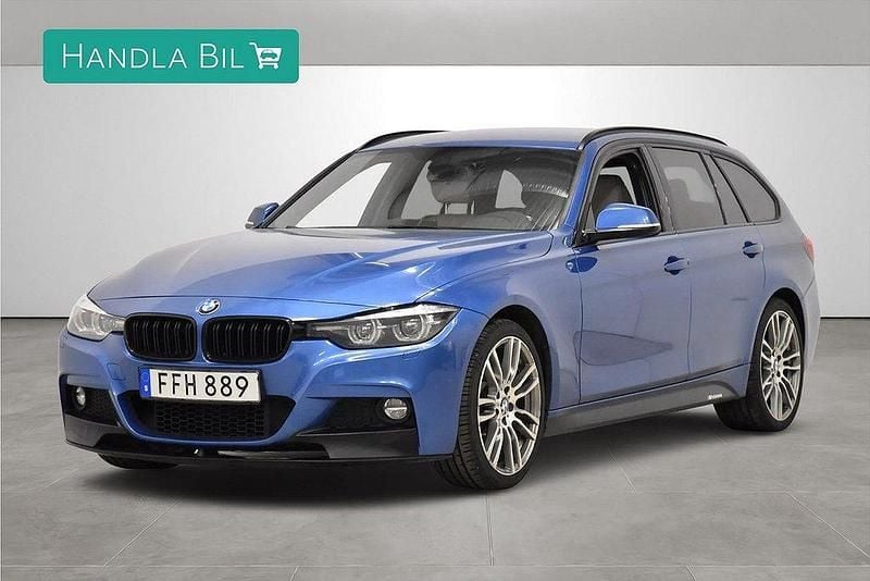 Blå Begagnad 2018 BMW 330 M Sport Kombi | 269 900 kr (Marknadspris) - Bild 1/4