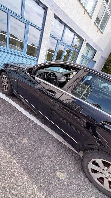 Svart Begagnad 2008 Mercedes C200 Avantgarde Sedan | 69 000 kr (Bra pris) - Bild 1/4
