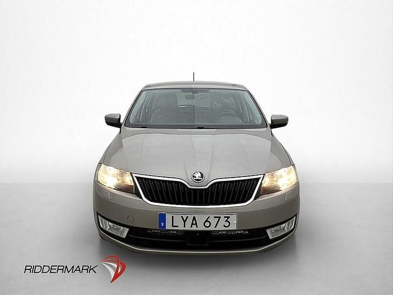 Begagnad Skoda Rapid Style 110 HK (80 kW) 2015 Ljusbrun Halvkombi