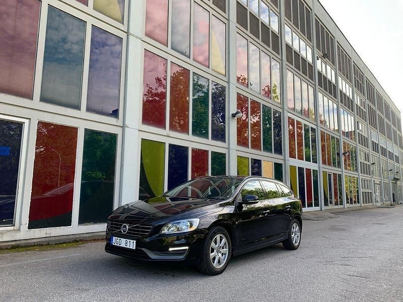 Svart Begagnad 2013 Volvo V60 Kinetic Kombi | 99 900 kr (Bra pris) - Bild 1/4