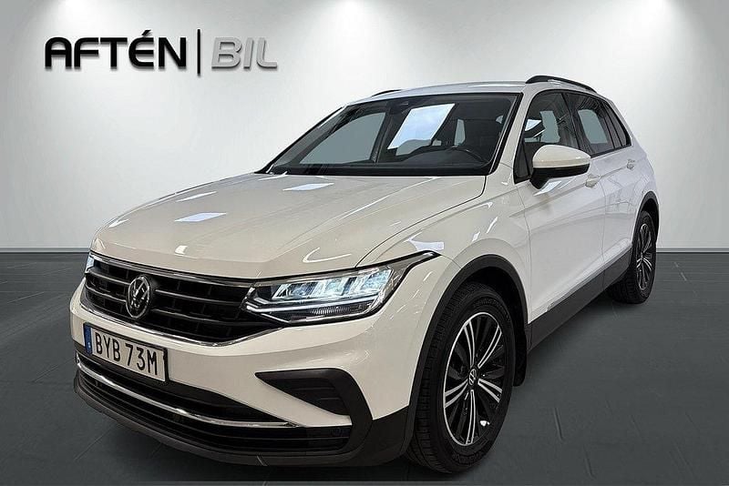 Vit Begagnad 2022 VW Tiguan SUV | 284 800 kr (Marknadspris) - Bild 1/3