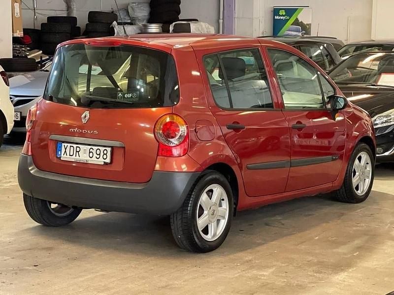 Begagnad Renault Modus 98 HK (72 kW) 2005 Röd Minibuss