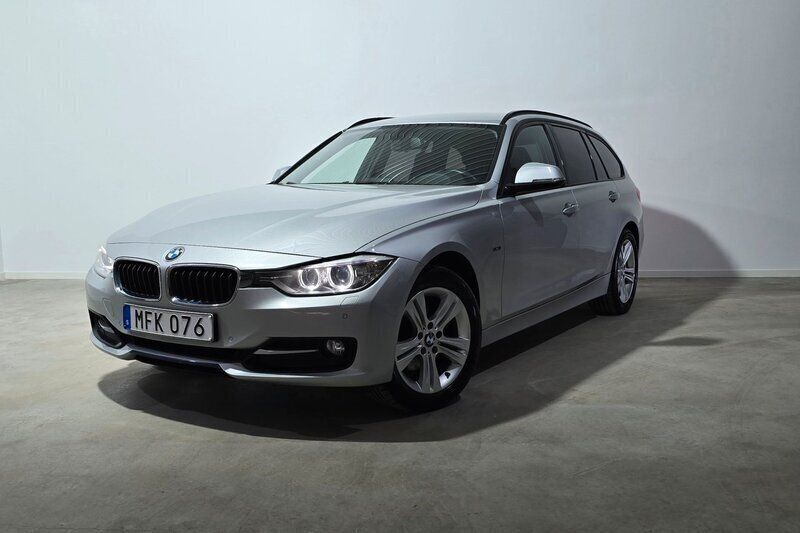 Silver Begagnad 2013 BMW 320 Sport Line Kombi | 174 900 kr (Lite dyr) - Bild 1/3