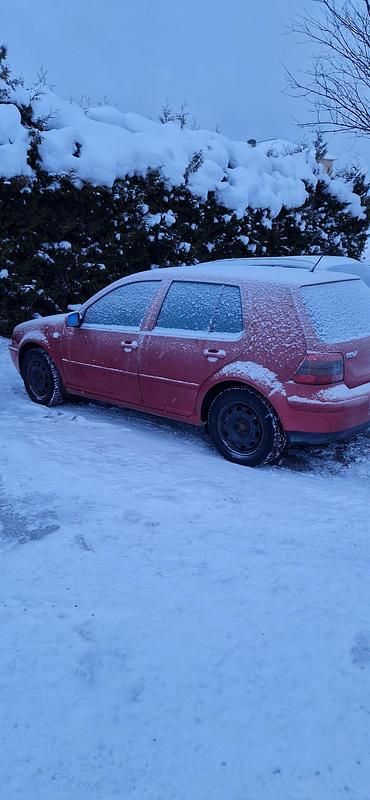 Begagnad 2002 VW Golf IV | 27 000 kr (Marknadspris) - Bild 1/4