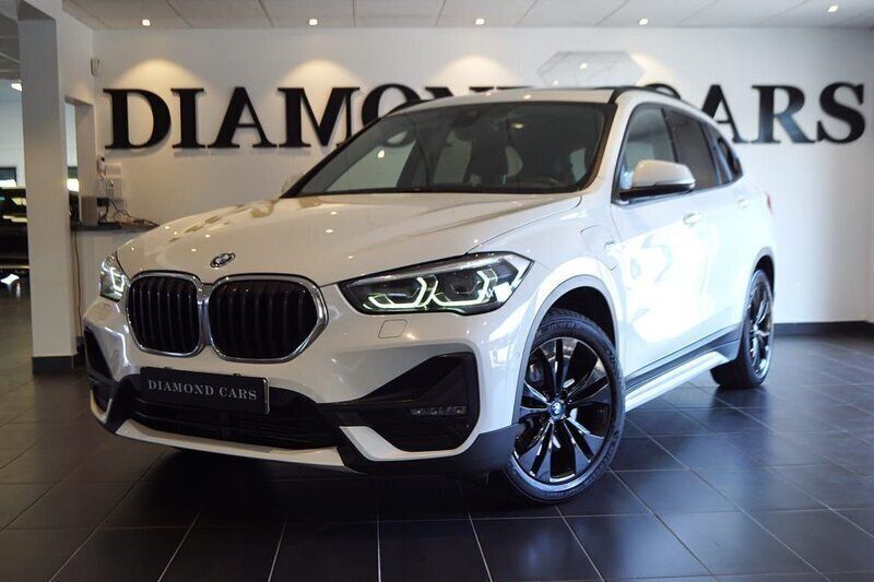 Vit Begagnad 2022 BMW X1 Sport Line SUV | 239 000 kr - Bild 1/4