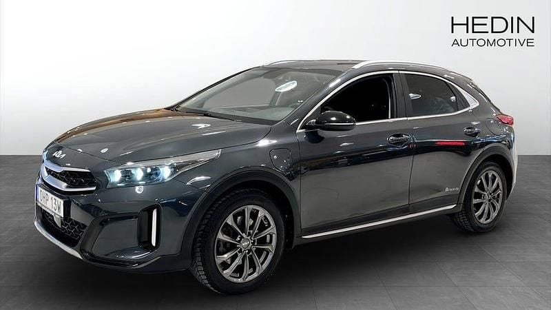 Grå Begagnad 2023 Kia XCeed Advance SUV | 259 900 kr (Marknadspris) - Bild 1/4