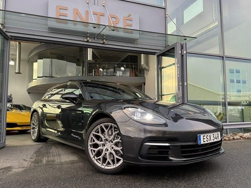 Begagnad Porsche Panamera 4 Sport Turismo 462 HK (339 kW) 2020 Grå Sedan