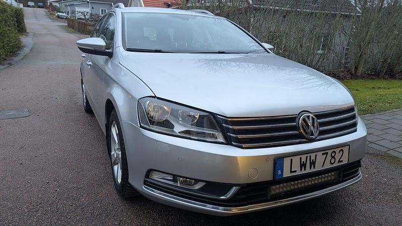 Begagnad 2012 VW Passat Kombi | 61 900 kr (Lite dyr) - Bild 1/4