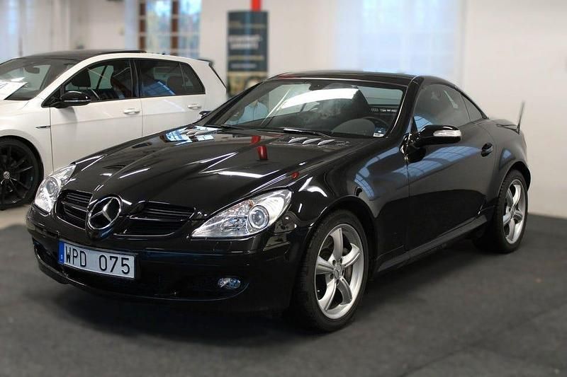 Svart Begagnad 2005 Mercedes SLK350 Cab | 199 900 kr (Dyr) - Bild 1/4