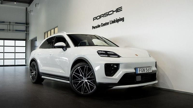 Vit Begagnad 2025 Porsche Macan SUV | 1 049 000 kr (Superpris) - Bild 1/4